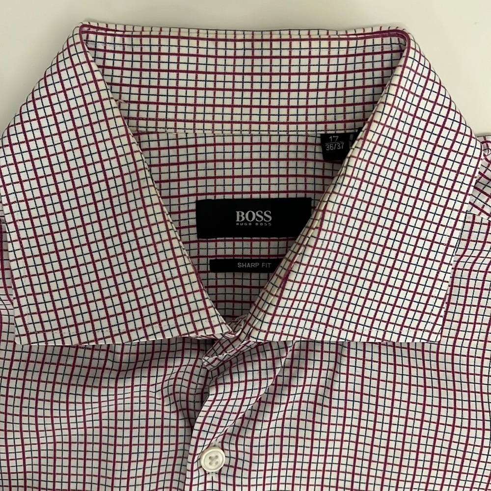 Hugo Boss, sharp fit, long sleeve button down men’s fit 17” 36/37 good condition